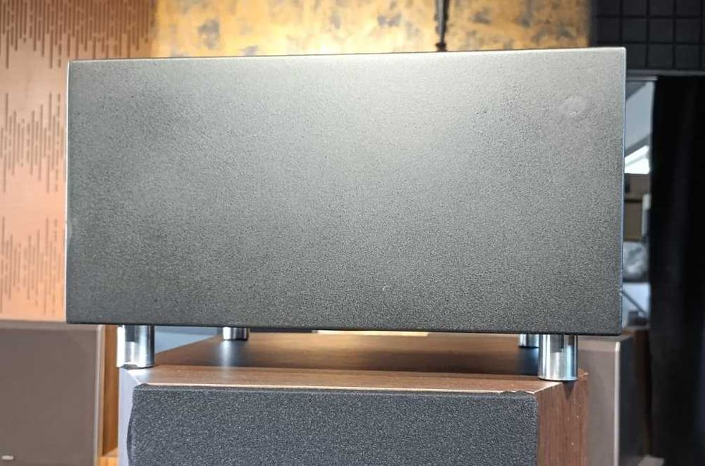 Loewe Subwoofer 525 з  6-канальним підсилювачем + кабеля