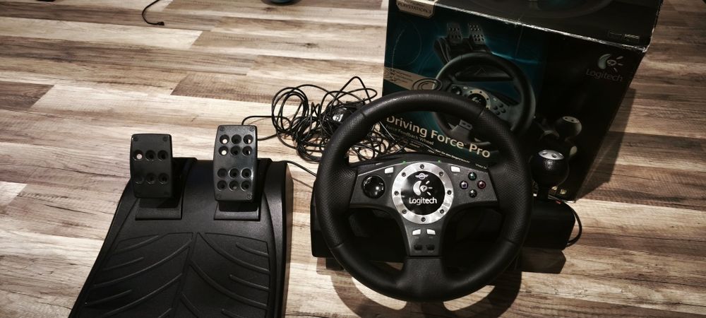 Volante logitech driving force pro