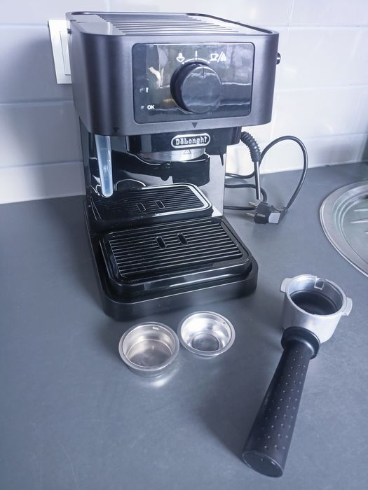 Ekspres kolbowy DeLonghi Stilosa EC 230.BK