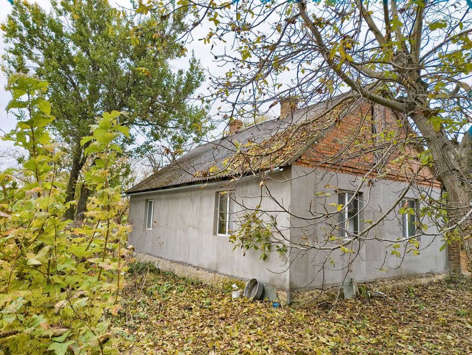 Будинок у Кунині поруч із зупинкою маршрутки