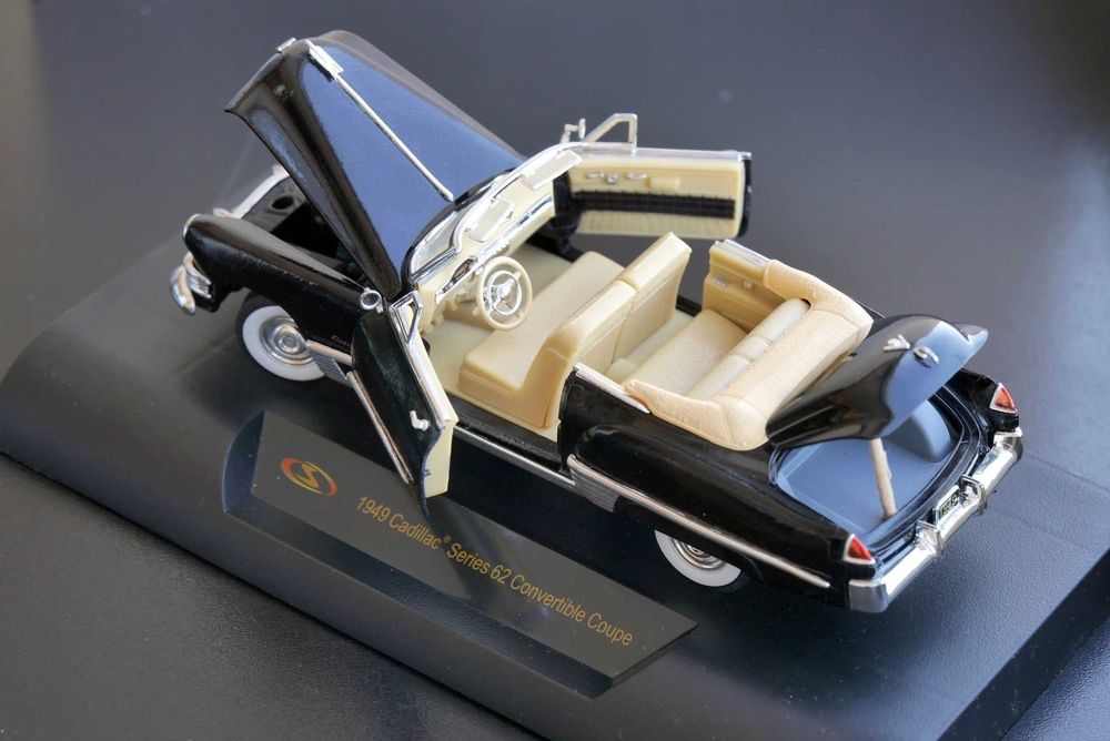 Модель Cadillac Series 62 (1949) 1:32 Signature models