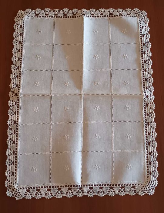 Pano de tabuleiro com renda (novo)