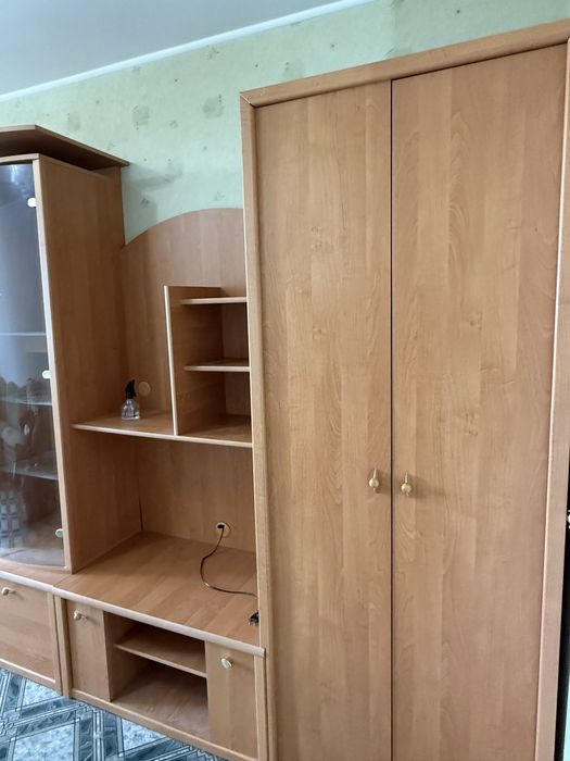 стенка шкаф в хорошому стані