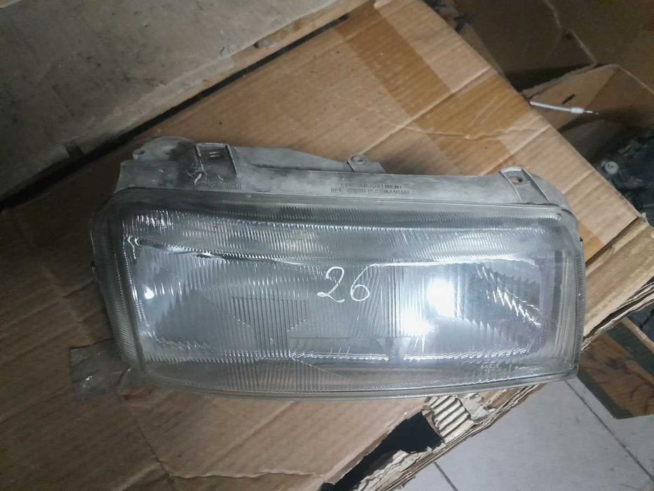 Lampa przednia prawa przód prawy Vw Passat B4