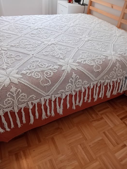 Colcha de renda feita á mão