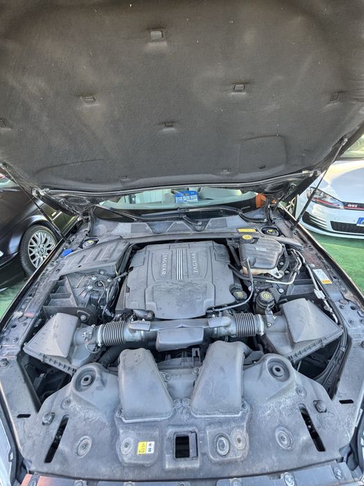 Jaguar XJ premium Luxury 5.0cc V8 400cv full extras blindado 150 mil km painel digital