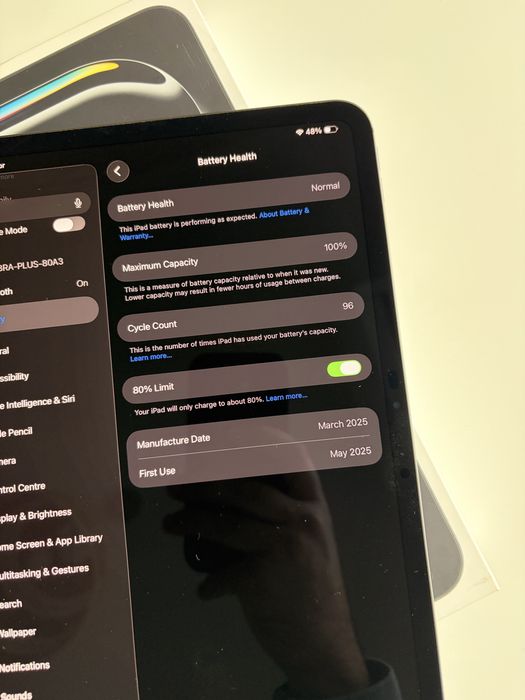 iPad Pro M4 11" (256GB) + Magic Keyboard – Excelente Estado