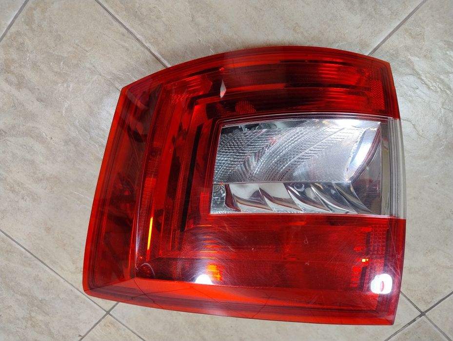 Skoda Octavia 3 III kombi lampa prawa tył wysyłka OLX