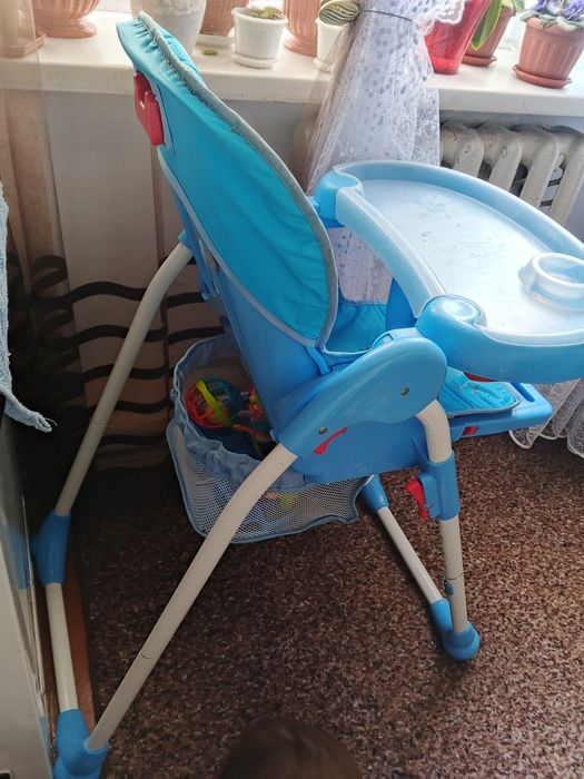 Годувальний столик