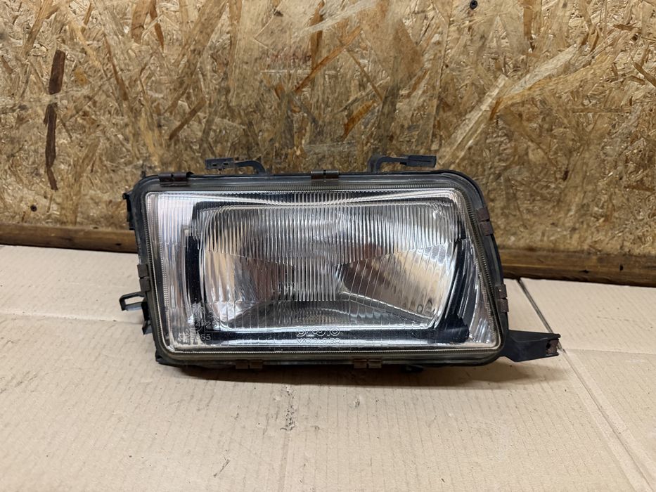 Передня права фара Ауді 80 Б4 Audi 80 B4 1991-1995