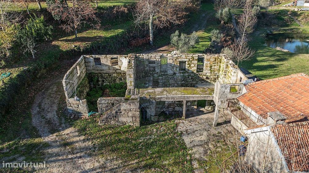 Moradia T4 para venda