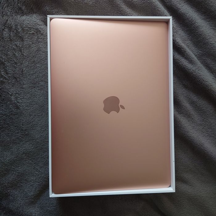 MacBook Air 13,3  2019