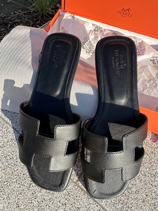 шльопанці у стилі Hermès Oran