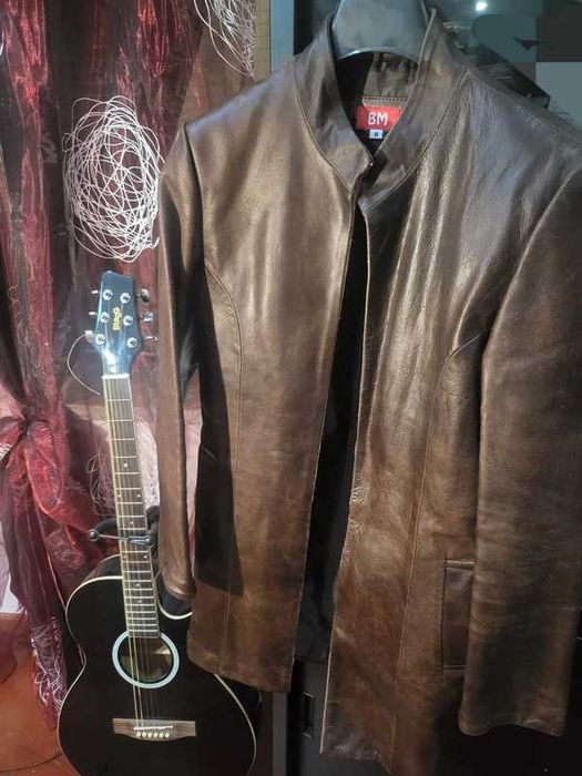 Casaco cabedal castanho. Casaco pele. UNISEXO. Excelente estado