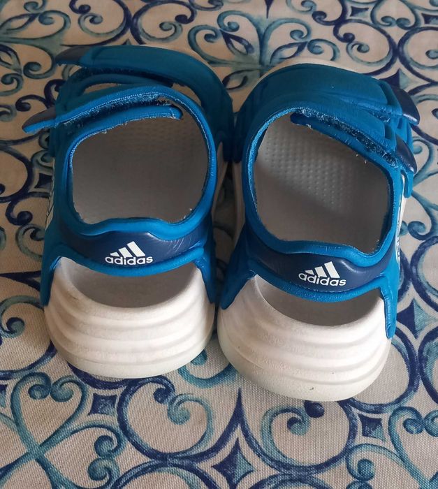 Sandálias adidas