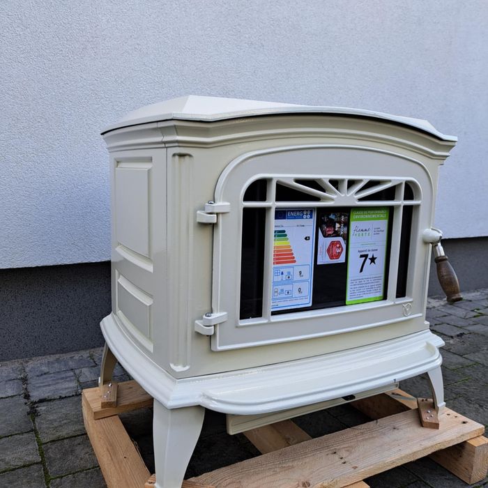 Koza Kominek piecyk wolnostojący Invicta biały