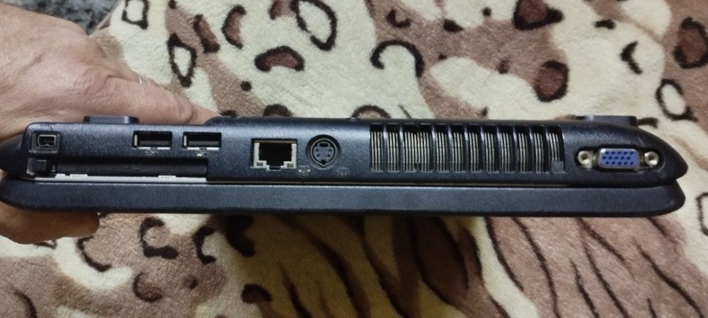 Sprzedam używany laptop.