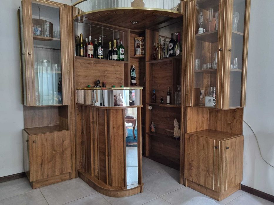 Bar de sala com iluminação