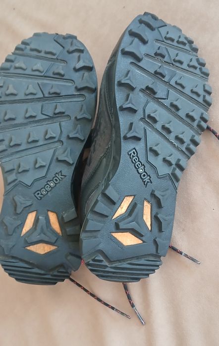 Кросівки Reebok.