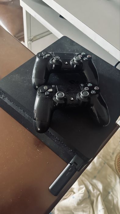 Ps4 slim como nova