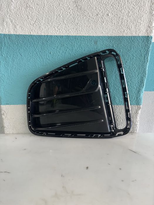 Grelha BMW i4 G26 grand coupé, frontal esquerda (lado do condutor)