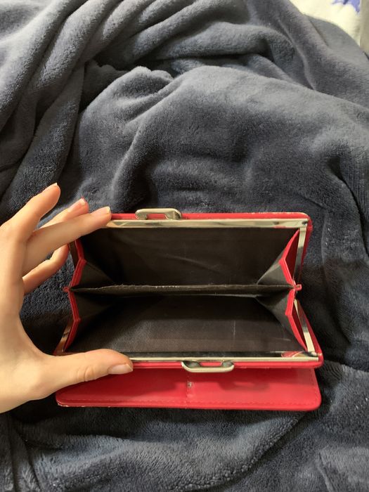 Czerwony damski portfel