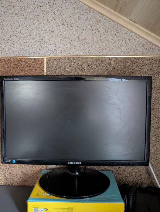 Komputer PC Ryzen 3 1200af GTX 750Ti zestaw monitor Samsung