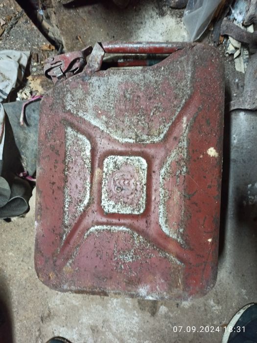 Канистра из 90-х.