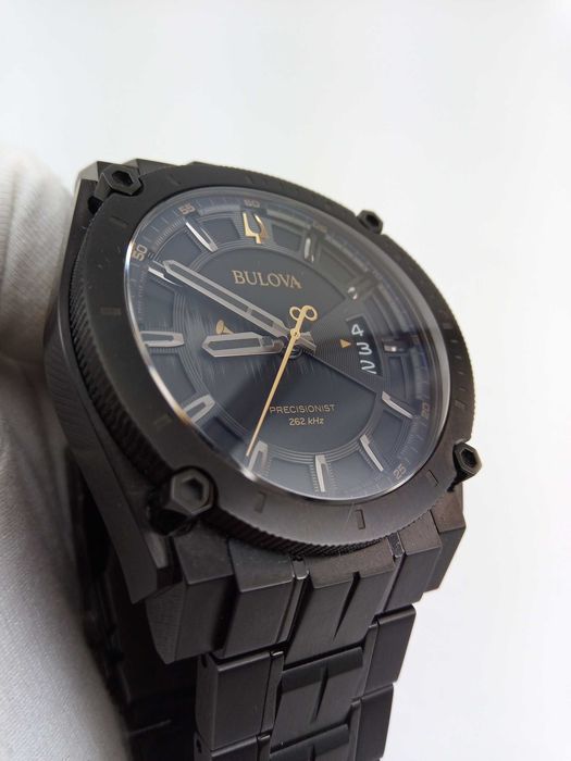 Bulova Precisionist 98B295 лимитка Grammy 262 кГц, гнутый сапфир 300м