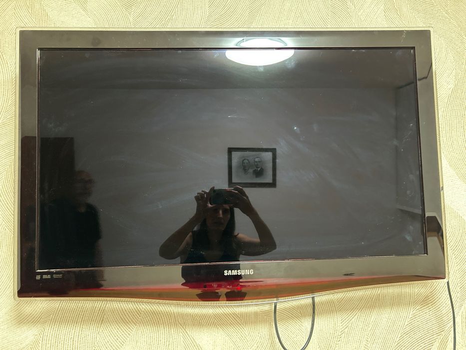 Vendo televisão em segunda mão