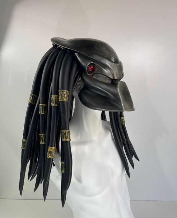 Máscara Predador Clássico Premium 1:1 com Luz