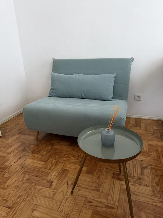 Conjunto sofá individual + mesa de centro