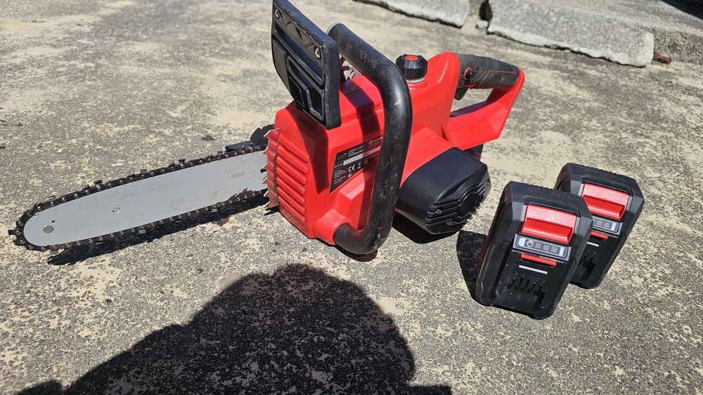 Motosserra elétrica bateria Einhell com 2 baterias