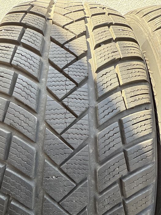 Veedestein winter235/45  pro 20 cali 2 szt