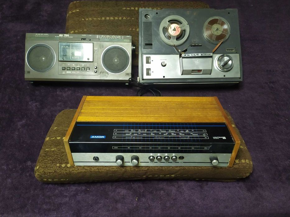 Dwa stare magnetofony i radio UNITRA