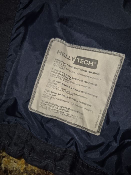 Осенняя ветровка Helly Hansen