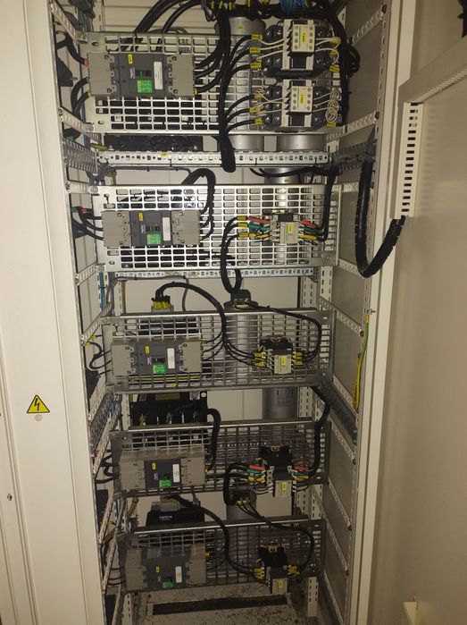 Конденсаторная установка Schneider -295КВАР