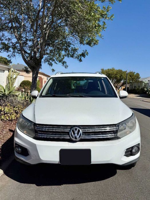 Volkswagen Tiguan      2015