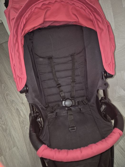 Всесезонна прогулянкова коляска Britax B-motion Plus  візочок для дівчинки