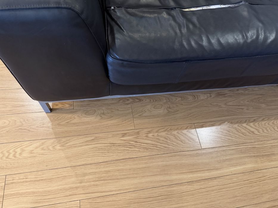 Sofa pele preto IKEA