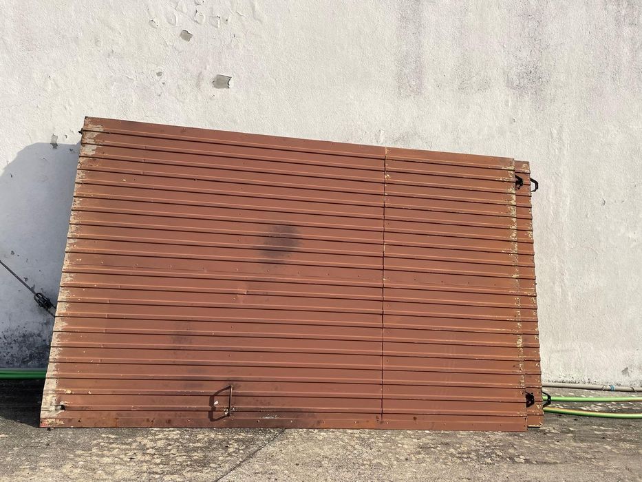 Portão 1,80m x 3 m com fechadura e chave