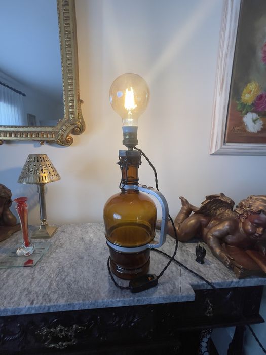 Candeeiros de mesa artesanais upcycled