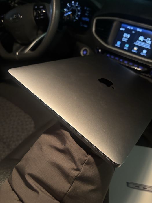 Чудовий Macbook Pro 2019 16/512gb з гарантією