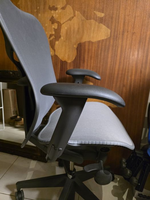 Fotel Herman Miller Mirra 2
