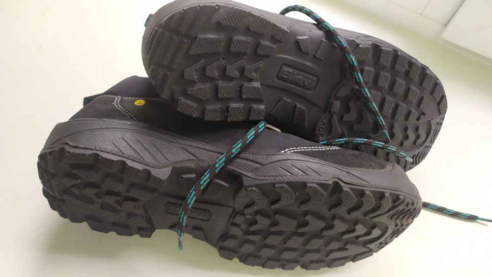 Кросівки робочі Sievi. 44 розмір. НОВІ