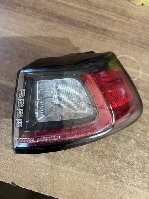 Стоп фара права jeep cherokee 2018-2024