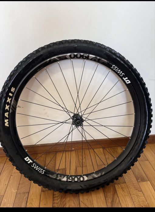 Roda dianteira dtswiss 27.5
