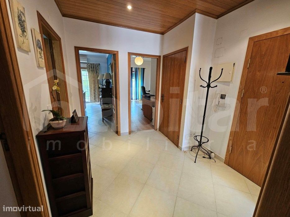 Apartamento T3 com 147 m², varandas, estacionamento e arrecadação