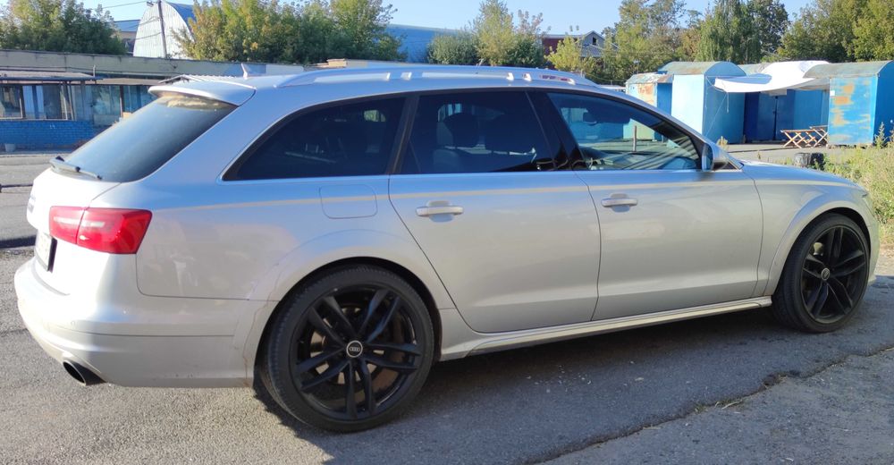 Автомобіль Ауді А6С7 Allroad 2014