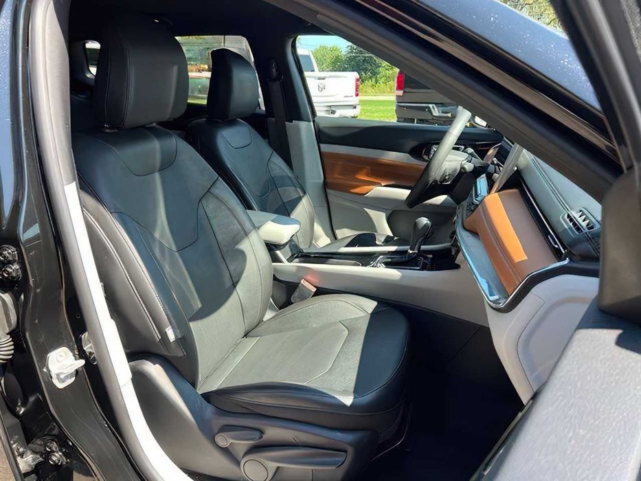 Jeep Compass      2023